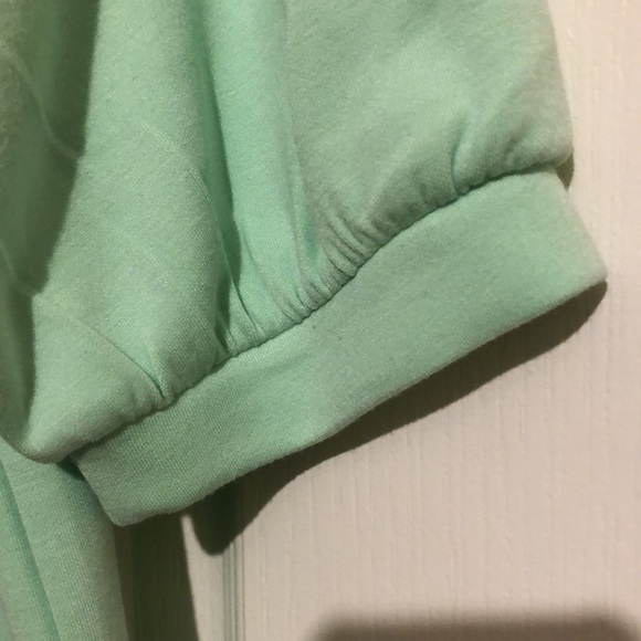 New with tags RAGLAN PUFF TOP. Size ( 4 - 6) Small. - Picture 5 of 6